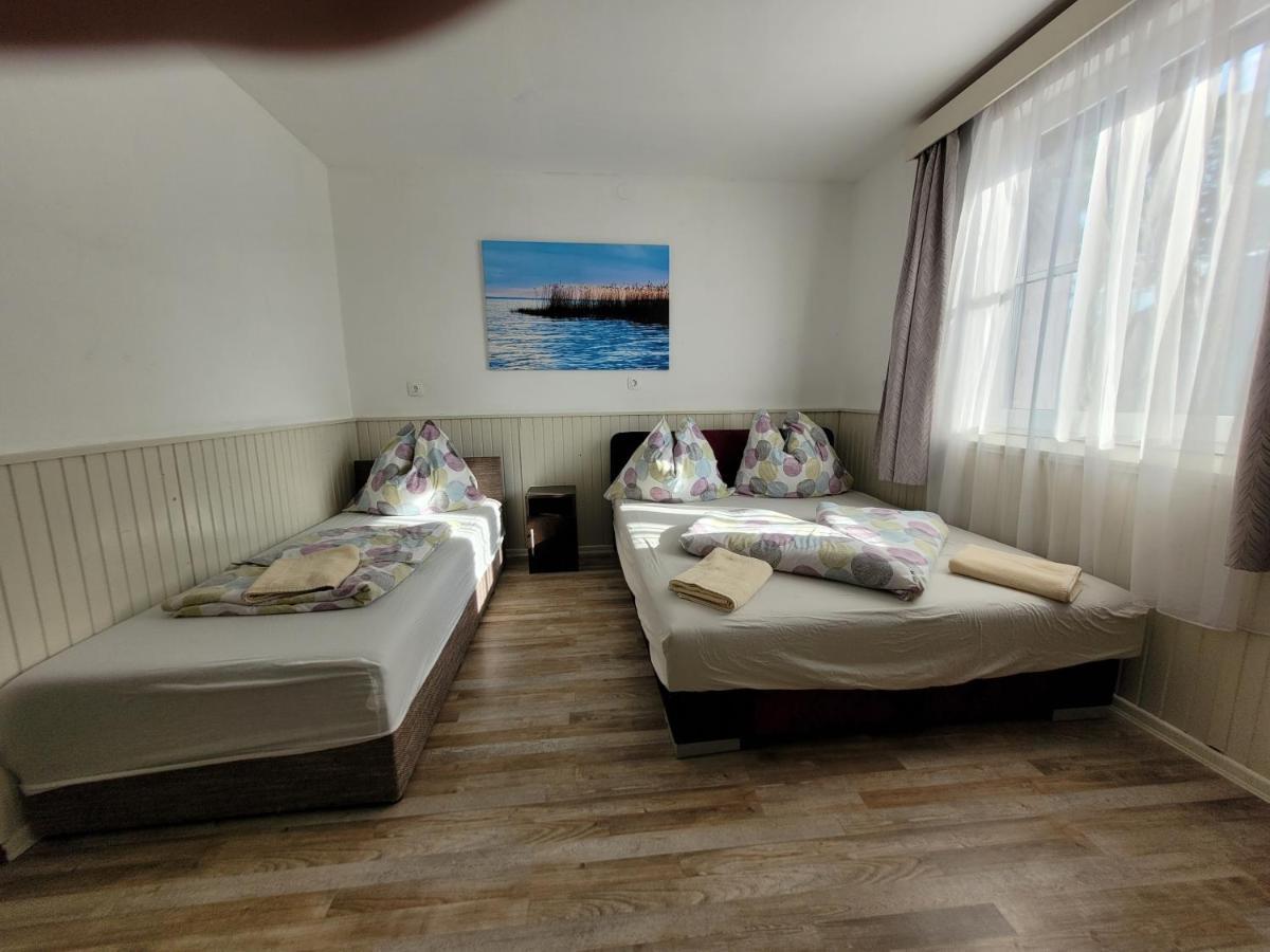 Villa Adele Siófok Esterno foto