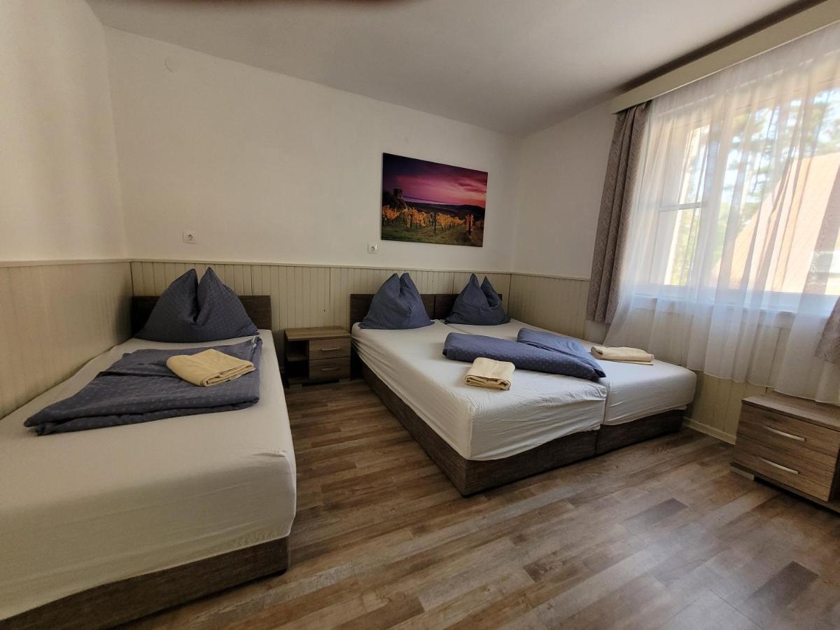 Villa Adele Siófok Esterno foto